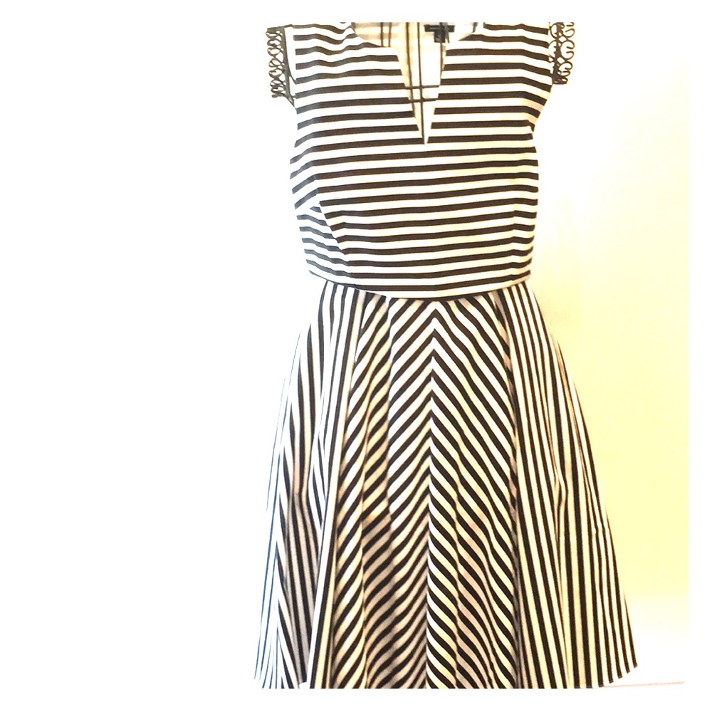 Beautiful Ann Taylor Summer Dress, Size 10